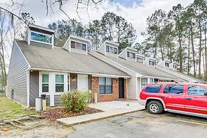 Updated Tallahassee Townhome: 3 Mi to Downtown!