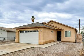 Fire Pit + Covered Patio: Bullhead City Escape!