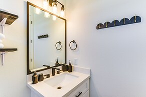 Houston Townhouse w/ Office & Home Gym