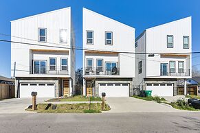 Houston Townhouse w/ Office & Home Gym