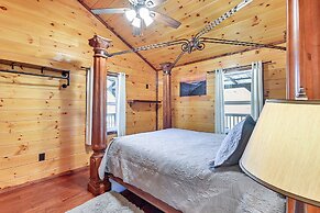 Cabin w/ Expansive Deck ~ 4 Mi to Red River Gorge!