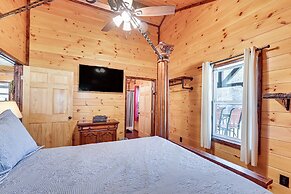 Private Hot Tub: Dog-friendly Red River Gorge Home