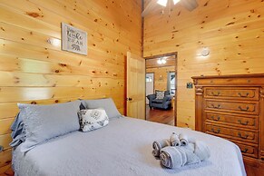 Private Hot Tub: Dog-friendly Red River Gorge Home
