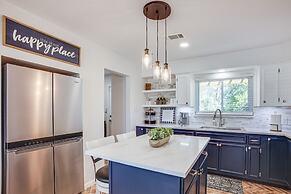 Pet-friendly Tomball Cottage: Steps to Downtown!