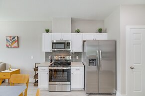 Quiet Houston Home - 9 Mi to Downtown Aquarium!