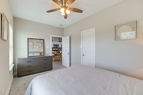 Quiet Houston Home - 9 Mi to Downtown Aquarium!