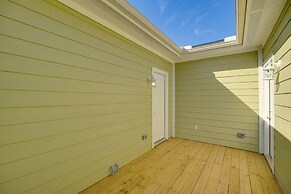 Quiet Houston Home - 9 Mi to Downtown Aquarium!