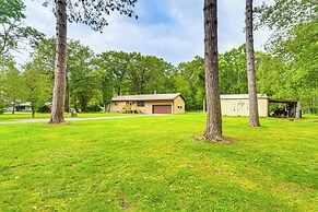 Hayward Home w/ Private Deck, Fire Pit & Kayak!