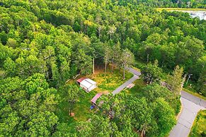 Hayward Home w/ Private Deck, Fire Pit & Kayak!