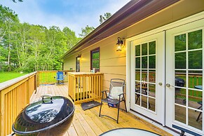 Hayward Home w/ Private Deck, Fire Pit & Kayak!
