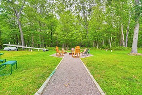 Hayward Home w/ Private Deck, Fire Pit & Kayak!