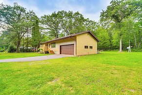 Hayward Home w/ Private Deck, Fire Pit & Kayak!