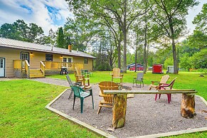 Hayward Home w/ Private Deck, Fire Pit & Kayak!