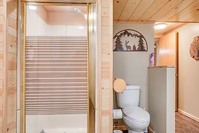 Hayward Home w/ Private Deck, Fire Pit & Kayak!