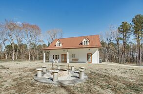 Spacious Lexington Home w/ Fire Pit: Hunt & Fish!