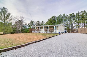 Monticello Home w/ Deck & Fire Pit < 1 Mi to Water