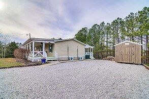 Monticello Home w/ Deck & Fire Pit < 1 Mi to Water