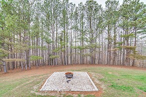 Monticello Home w/ Deck & Fire Pit < 1 Mi to Water