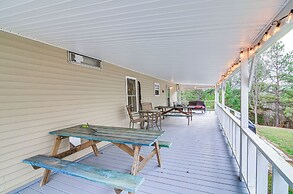 Monticello Home w/ Deck & Fire Pit < 1 Mi to Water