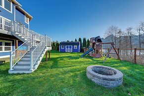 Stunning Mount Vernon Home w/ Big Lake Views!