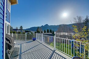 Stunning Mount Vernon Home w/ Big Lake Views!