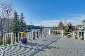 Stunning Mount Vernon Home w/ Big Lake Views!