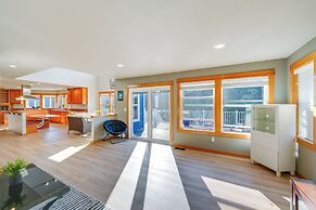 Stunning Mount Vernon Home w/ Big Lake Views!