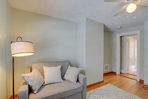 Sunny Newbury Apartment, 6 Mi to Market Square!