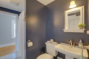 Sunny Newbury Apartment, 6 Mi to Market Square!