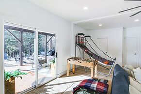 Westwood Cabin: Lake Almanor Across the Street!