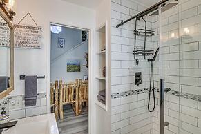 Cozy Cabin w/ Deck - 2 Mi to Bear Mountain Resort!