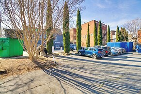 Walkable Lynchburg Condo w/ Private Balcony