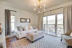 Walkable Lynchburg Condo w/ Private Balcony