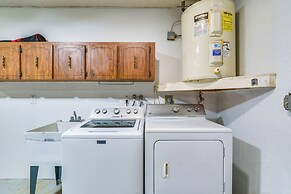 Home w/ Screened Porch, Near Weeki Wachee Springs!