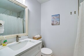 Home w/ Screened Porch, Near Weeki Wachee Springs!