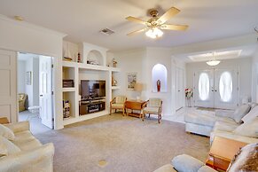 Walk to Lake: Home w/ Screened Porch in Sebring!