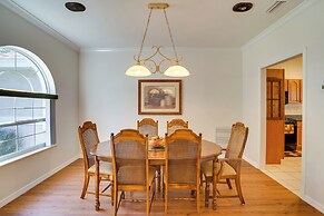 Walk to Lake: Home w/ Screened Porch in Sebring!