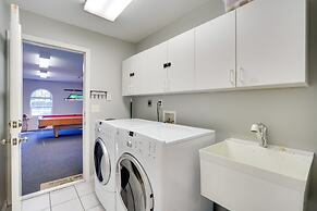 Walk to Lake: Home w/ Screened Porch in Sebring!