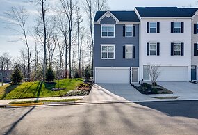 Charming Dale City Townhome < 7 Mi to State Park!