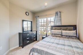 30 Mi to Downtown DC: Charming Dale City Townhome!