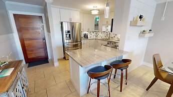 Dolphin Point 105b 2 Bedroom Condo by RedAwning