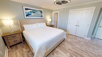 Dolphin Point 105b 2 Bedroom Condo by RedAwning