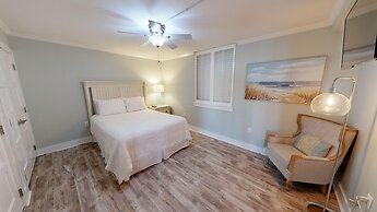 Dolphin Point 105b 2 Bedroom Condo by RedAwning