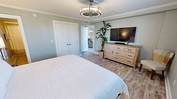Dolphin Point 105b 2 Bedroom Condo by RedAwning
