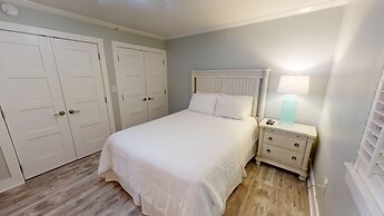 Dolphin Point 105b 2 Bedroom Condo by RedAwning