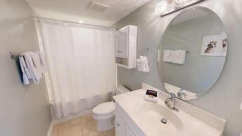 Dolphin Point 105b 2 Bedroom Condo by RedAwning