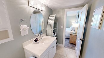 Dolphin Point 105b 2 Bedroom Condo by RedAwning