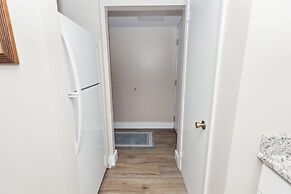 Beach House 305b 1 Bedroom Condo by RedAwning