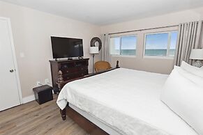 Beach House 305b 1 Bedroom Condo by RedAwning