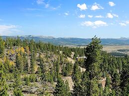 Mountain Vista 3 Bedroom Chalet by RedAwning